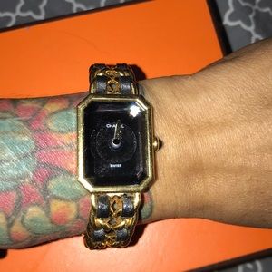 Vintage Chanel watch size large trade
